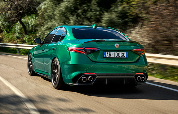 Alfa Romeo Carros Sedan - Imagem de Texto 2