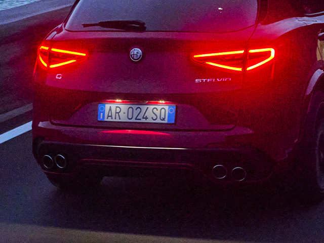 Alfa Romeo Stelvio Quadrifoglio - Exterior - Escape com quatro pontas