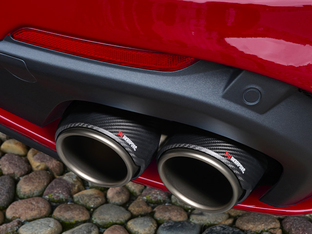 Sistema de escape Akrapovic